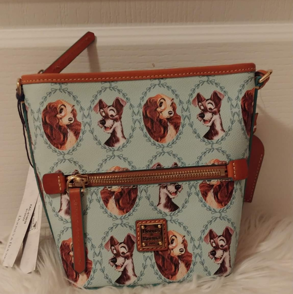 💝FIRM! NWT DISNEY PARKS DOONEY AND BOURKE LADY AND THE TRAMP SMALL ZIP SAC (LAS